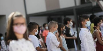 Yearly blessing ceremony at the 22nd Primary School of Athens, Greece, with new measures against the spread of the new coronavirus COVID-19, September 14, 2020. / Αγιασμός στο 22ο Δημοτικό σχολείο Αθηνών, με εφαρμογή των νέων μέτρων κατά της εξάπλωσης του νέου κορονοϊού COVID-19, 14 Σεπτεμβρίου 2020.