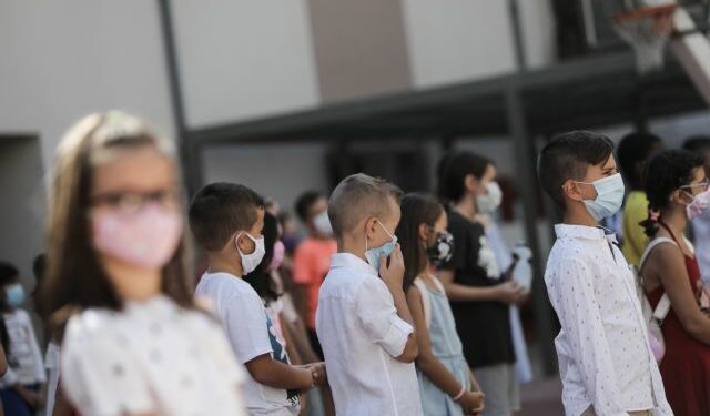 Yearly blessing ceremony at the 22nd Primary School of Athens, Greece, with new measures against the spread of the new coronavirus COVID-19, September 14, 2020. / Αγιασμός στο 22ο Δημοτικό σχολείο Αθηνών, με εφαρμογή των νέων μέτρων κατά της εξάπλωσης του νέου κορονοϊού COVID-19, 14 Σεπτεμβρίου 2020.