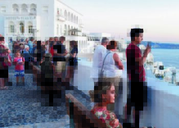 Summer snapshots from Fira, Santorini Island, Greece, on June 19, 2021. / Καλοκαιρινά στιγμιότυπα απο τα Φηρά, Σαντορίνη, στις 19 Ιουνίου, 2021