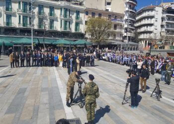 Kozanimedia-25η Μαρτίου: Η κατάθεση στεφάνων και η επιμνημόσυνη δέηση στην κεντρική πλατεία Κοζάνης-Βίντεο και φωτογραφίες