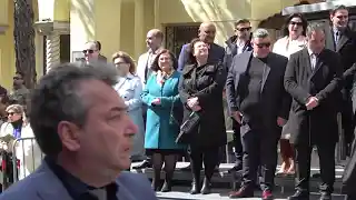 Kozanimedia: Μικρό “επεισόδιο” στην παρέλαση της Κοζάνης-Άντρας πλησίασε τον Π. Κουλουλόπουλο και ρώτησε τον βουλευτή του ΠΑΣΟΚ γιατί οι “επίσημοι” ήταν στην εξέδρα-Τον απομάκρυναν άμεσα άντρες της Ασφάλειας Κοζάνης-Βίντεο