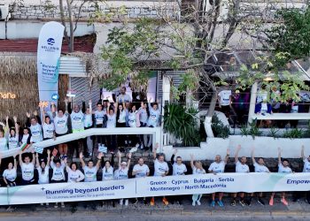 Ομαδικές φωτογραφίες από την 1η ημέρα του Μαραθωνίου και τα 5 χιλιόμετρα, όπου έλαβαν μέρος και εργαζόμενοι του Ομίλου από χώρες του εξωτερικού.