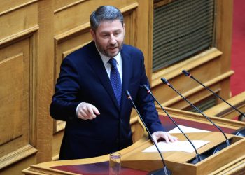 Συζήτηση στην Ολομέλεια της Βουλής των άρθρων και του συνόλου του σχεδίου νόμου του Υπουργείου Εθνικής Άμυνας "Ρύθμιση υγειονομικών θεμάτων των Ενόπλων Δυνάμεων και λοιπές διατάξεις", Τρίτη 7 Μαΐου 2025. 
(ΓΙΩΡΓΟΣ ΚΟΝΤΑΡΙΝΗΣ/EUROKINISSI)