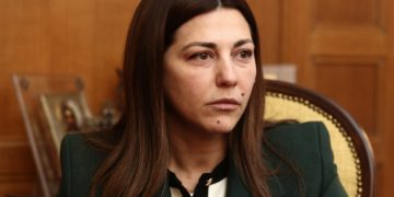 Με την υπουργο Παιδειας Σοφια Ζαχαρακη συναντήθηκε σημερα ο Αρχιεπισκοπος Ιερωνυμος. Η νεα Υπουργος που ανέλαβε το Υπουργείο πριν λιγες ημέρες επισκεφθηκε τον Αρχιεπισκοπο σε εθιμοτυπική συναντηση.   ΦΩΤΟ ΧΡΗΣΤΟΣ ΜΠΟΝΗΣ//ΑΡΧΙΕΠΙΣΚΟΠΗ ΑΘΗΝΩΝ
