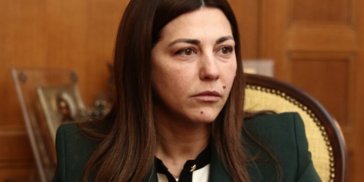 Με την υπουργο Παιδειας Σοφια Ζαχαρακη συναντήθηκε σημερα ο Αρχιεπισκοπος Ιερωνυμος. Η νεα Υπουργος που ανέλαβε το Υπουργείο πριν λιγες ημέρες επισκεφθηκε τον Αρχιεπισκοπο σε εθιμοτυπική συναντηση.   ΦΩΤΟ ΧΡΗΣΤΟΣ ΜΠΟΝΗΣ//ΑΡΧΙΕΠΙΣΚΟΠΗ ΑΘΗΝΩΝ